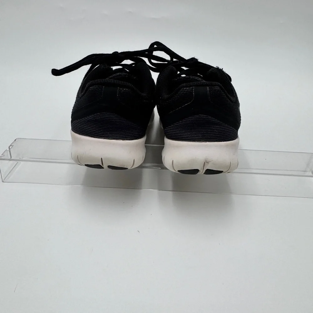 Nike Black Free RN Tennis shoes